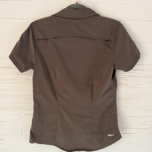 The North Face | Small | Dark Taupe Tailored Button-Down Shirt - Picture 3 of 9